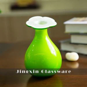 Bình thủy tinh màu xanh